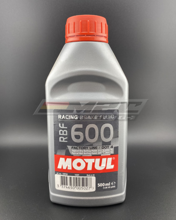 Le "Liquide de frein Motul RBF 600" est un produit haut de gamme spécialement conçu pour améliorer le freinage, offrant une résistance aux températures bien plus élevé que le liquide traditionnel des constructeurs et assurant une performance optimale pour les véhicules de course et de sport automobile.